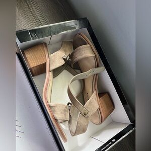 NEW NIB Rock & Candy by Zigi sandals taupe tan strappy block heels 8.5